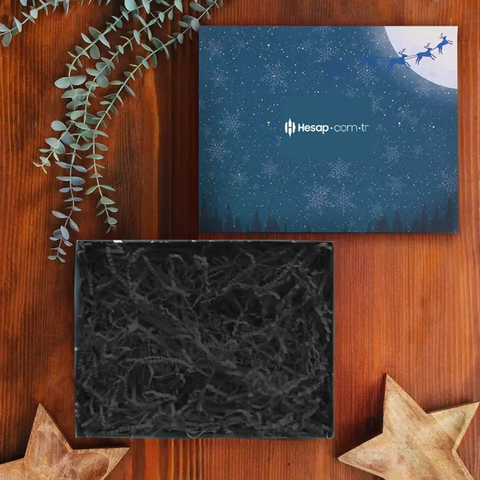 Lacivert Yılbaşı Konsept Kutu Kutusu & Sticker Logo — 30x24x10 cm Boyutunda 350 gr mat selefon kağıt malzemesinden oluşturulan yılbaşı tasarım…