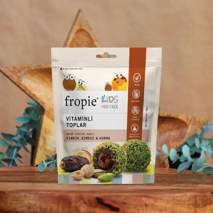 Fropie Hurma Topları — Fropie Proteinli Toplar Antep Fıstığı Kaplı & Fındık Ezmesi & Hurma (MİNİ PACK)