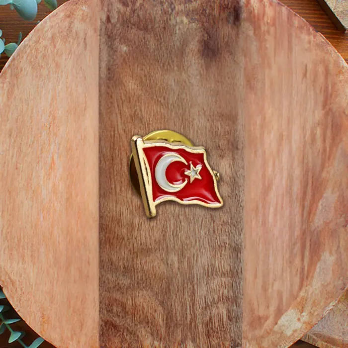 Gold Türk Bayraklı Rozet
