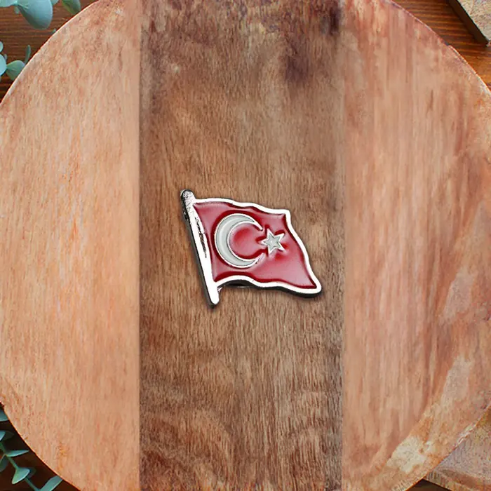 Gümüş Türk Bayraklı Rozet