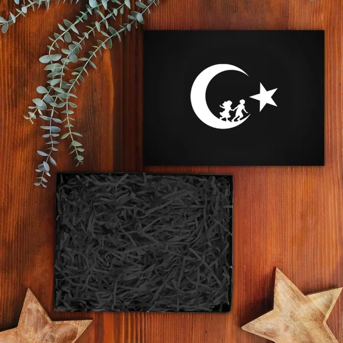 Siyah Kutu Üstü Logo Baskısı — 30x24x10cm Siyah Amerikan Bristol Kutu & Kutu İçi Zigzag Kağıt