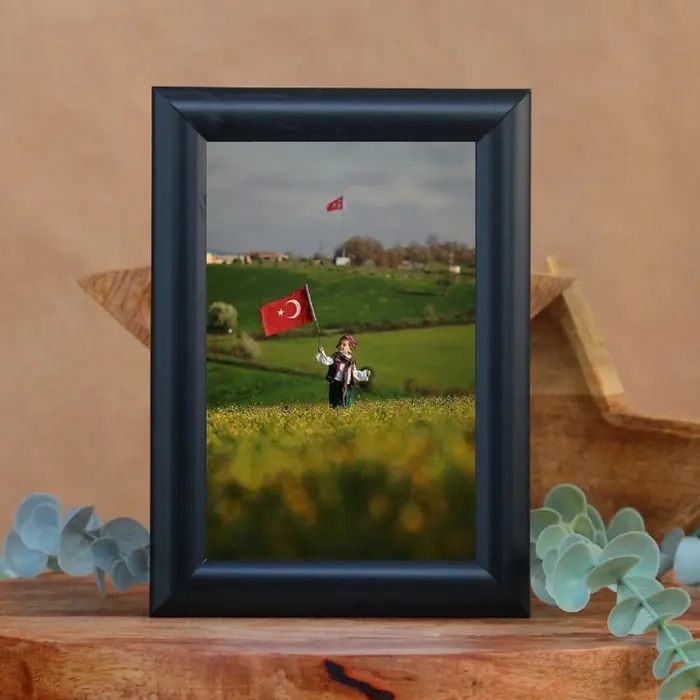 Çerçeve — 10x15cm siyah veya beyaz çerçeve, Eğer fotoğraf gönderirseniz basıp içine…