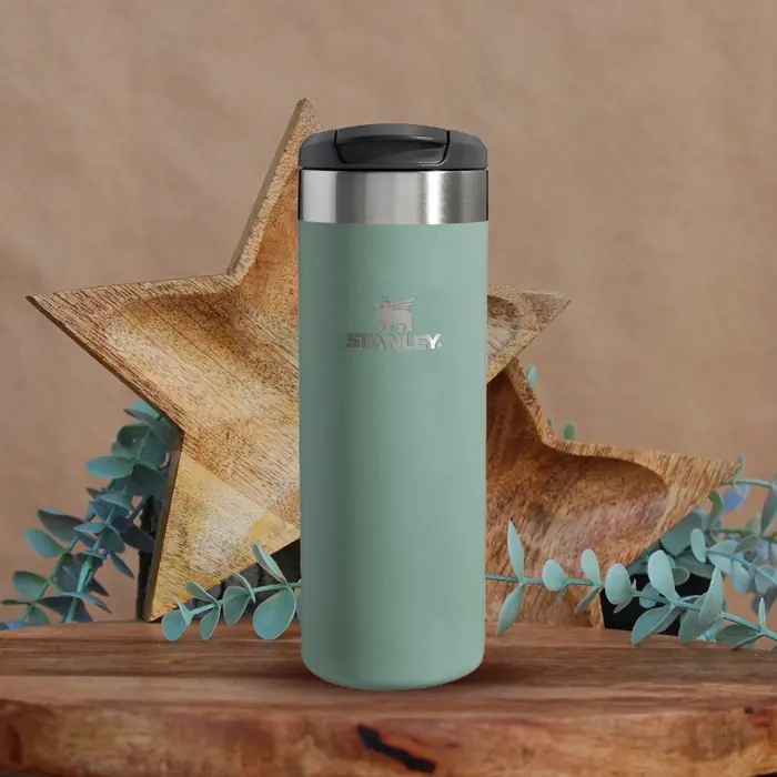 The AeroLight™ Transit Mug | 0.47L — 18/8 paslanmaz çelik, BPA içermez Çift katmanlı vakum izolasyonu Kilitlenebilir içim…