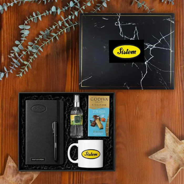 Sistem Elektrik — 30x24x10 cm Mermer Yaldızlı Kutu Üzerine Sticker & Kutu İçi Zigzag Kağıt, Logo Baskılı…