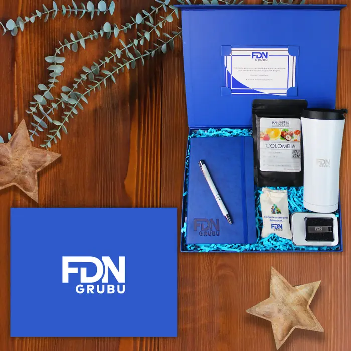 FDN Otomotiv — 30x24x10 cm Mıknatıslı Mukavva Kutu & Kutu İçi Zigzag Kağıt, Logo Baskılı Mavi Termoderi…
