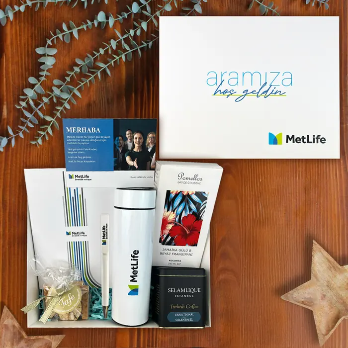 Metlife Emeklilik ve Hayat — 30x24x10 cm American Bristol Kutu & Kutu İçi Zigzag Kağıt, Logo Baskılı Beyaz Çelik…