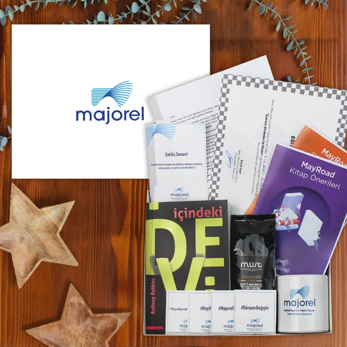 Majorel — 30x24x10 cm Logo Baskılı American Bristol Kutu & Kutu İçi Zigzag Kağıt, İçindeki Devi…