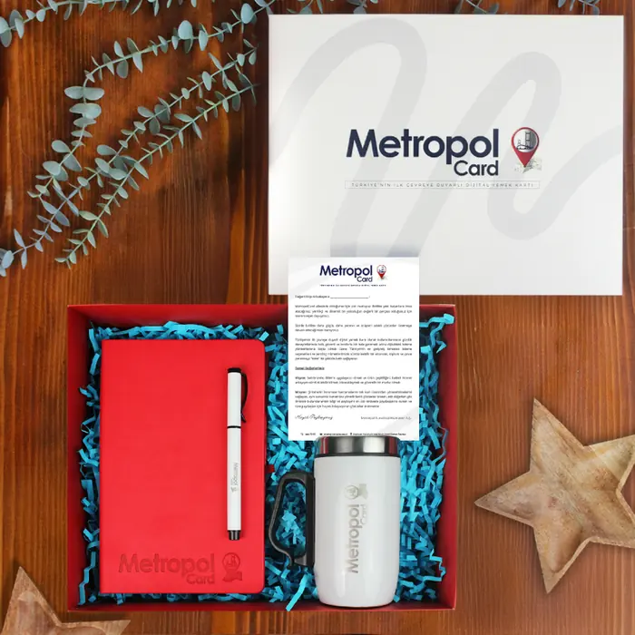 MetropolCard — 30x24x10 cm Amerikan Bristol Kutu & Kutu İçi Zigzag Kağıt, Logo Baskılı Kırmızı Termo…